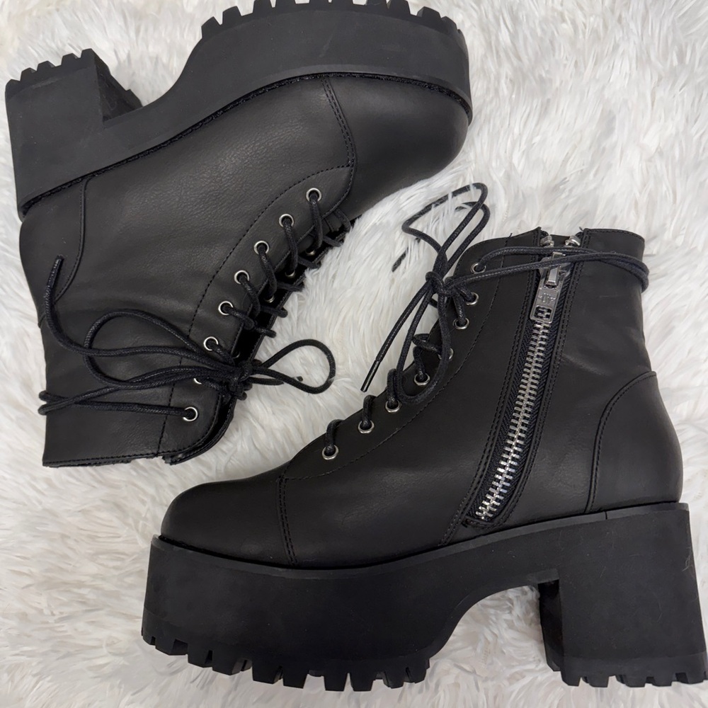 Current Mood RAVEN BOOTS